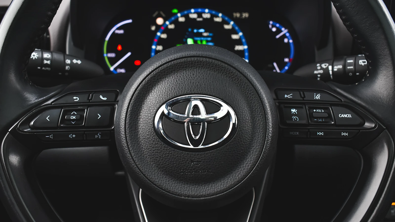 Toyota Yaris Cross 1.5 Hybrid Chic 4x4 Automatic - изображение 10