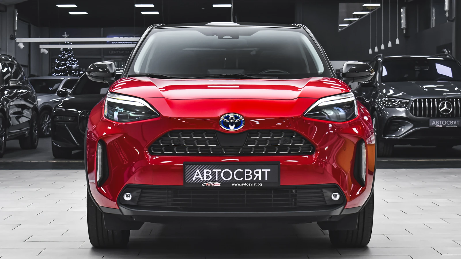 Toyota Yaris Cross 1.5 Hybrid Chic 4x4 Automatic - изображение 2