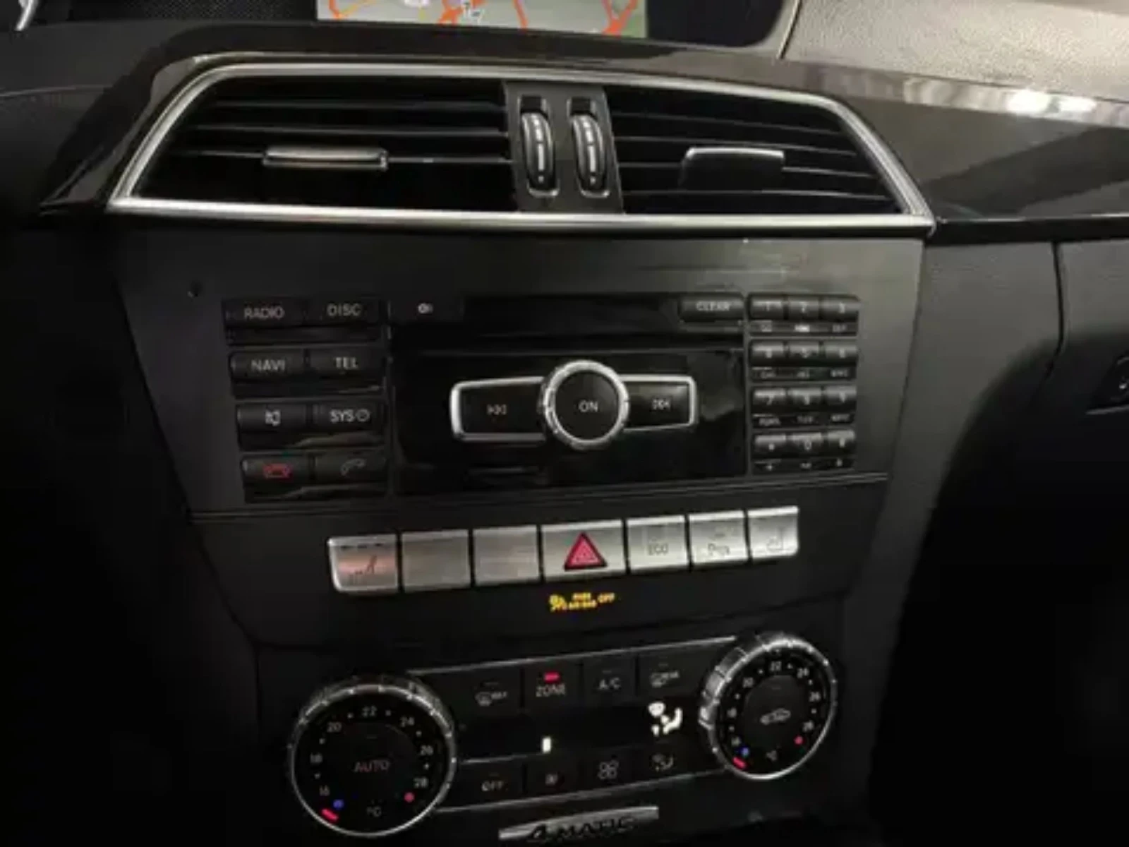 Mercedes-Benz C 300 2014/V6/ПОДГРЕВ/МЪРТВА ТОЧКА/ЛЮК/КАМЕРА/4Matic, снимка 13 - Автомобили и джипове - 53987294