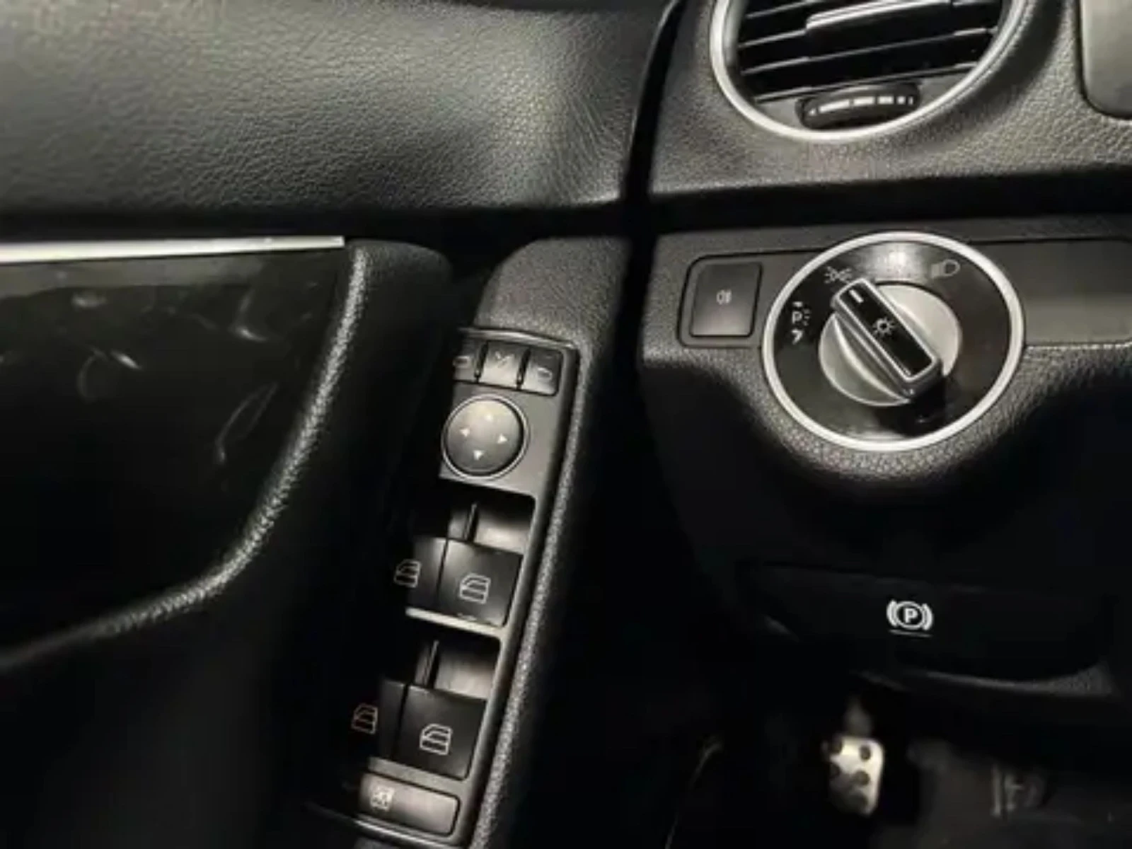 Mercedes-Benz C 300 2014/V6/ПОДГРЕВ/МЪРТВА ТОЧКА/ЛЮК/КАМЕРА/4Matic, снимка 11 - Автомобили и джипове - 53987294