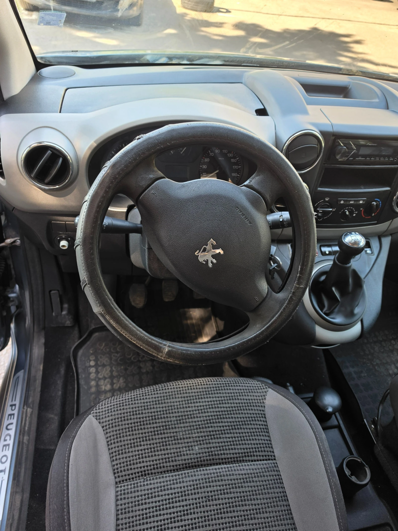 Peugeot Partner Tepee, снимка 8 - Автомобили и джипове - 54333846