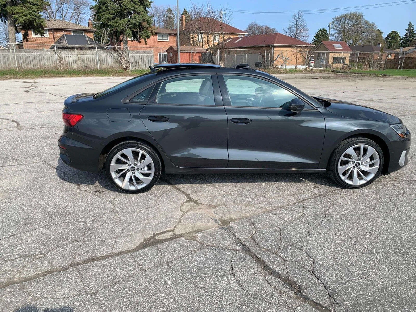 Audi A3 ПОДГРЕВ* KEYLESS* КАМЕРА* М.ТОЧКА, снимка 4 - Автомобили и джипове - 54558008