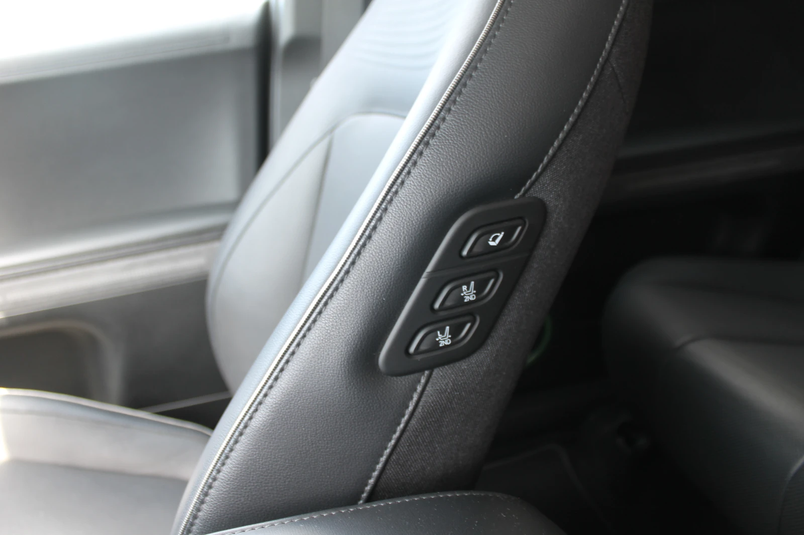 Hyundai Ioniq 5 НАЛИЧЕН, ИТАЛИЯ Evolution, снимка 13 - Автомобили и джипове - 54607249