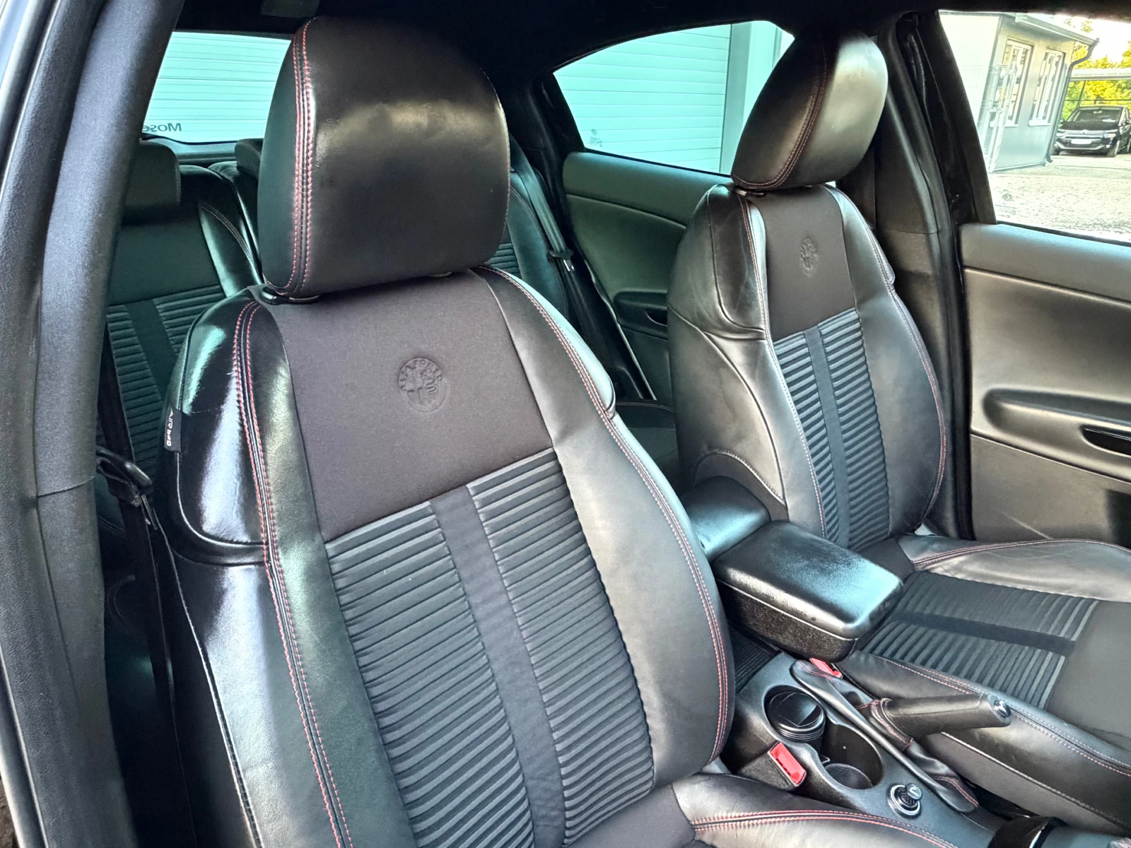 Alfa Romeo Giulietta 1.4BENZIN* TOP* NAVI* KOJA, снимка 10 - Автомобили и джипове - 54758636