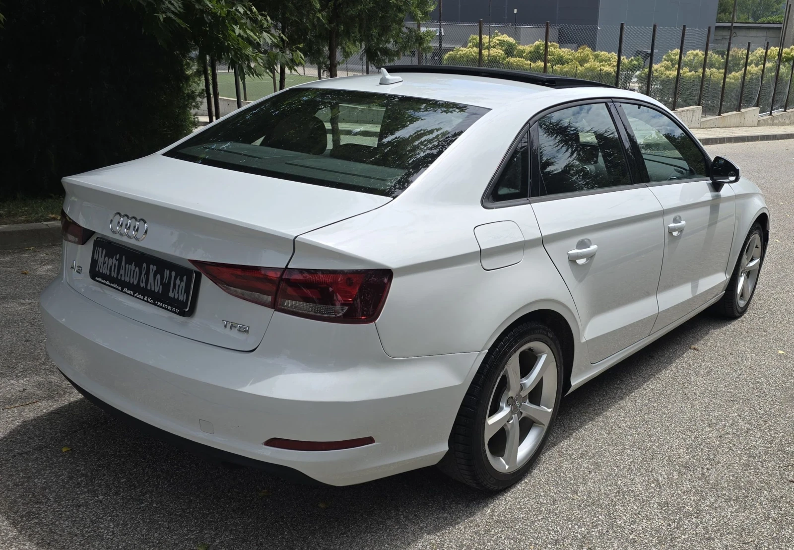 Audi A3 1.8 TFSI, снимка 6 - Автомобили и джипове - 55143136
