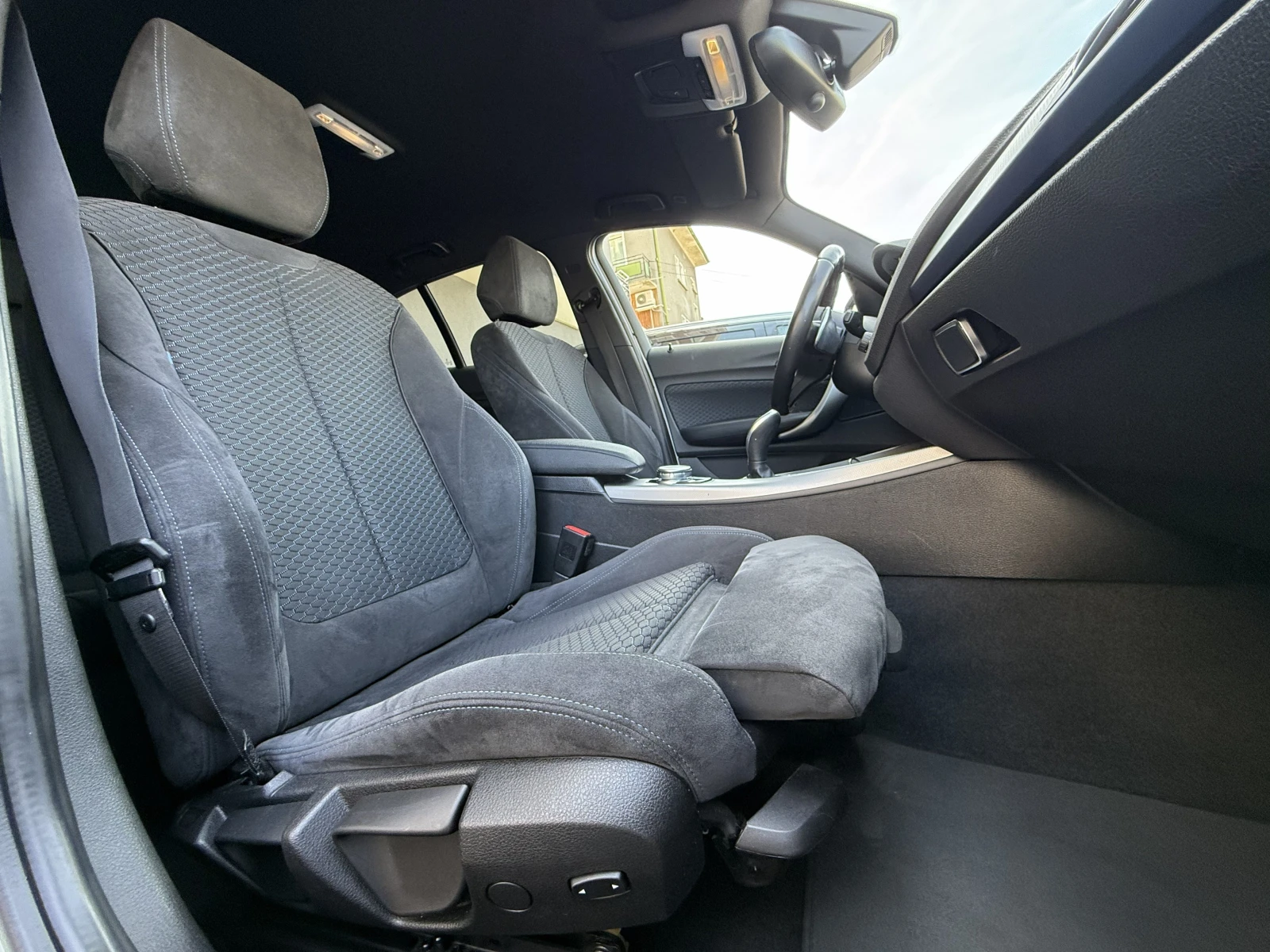BMW 120 FACE//M-PAKET//2.0D-AVTOMAT-4X4-190k.c-ШВЕЙЦАРИЯ, снимка 14 - Автомобили и джипове - 55301041