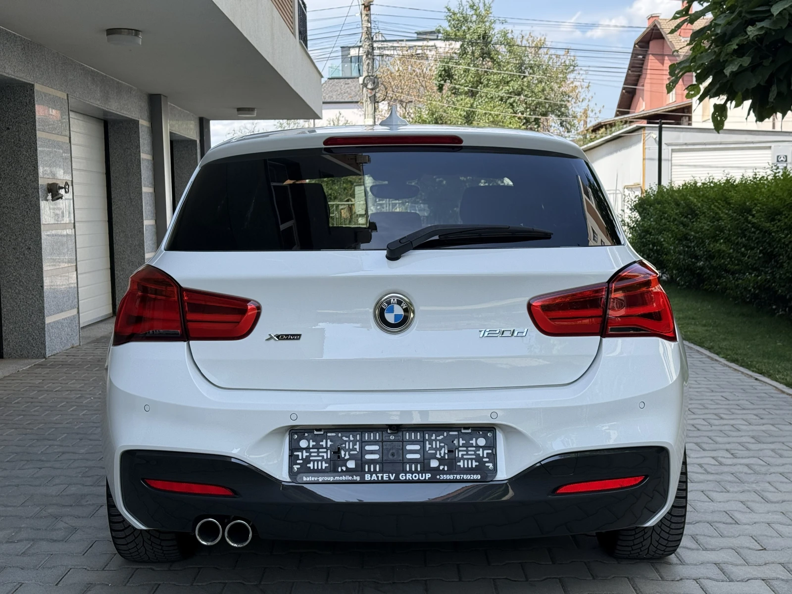 BMW 120 FACE//M-PAKET//2.0D-AVTOMAT-4X4-190k.c-ШВЕЙЦАРИЯ, снимка 6 - Автомобили и джипове - 55301041