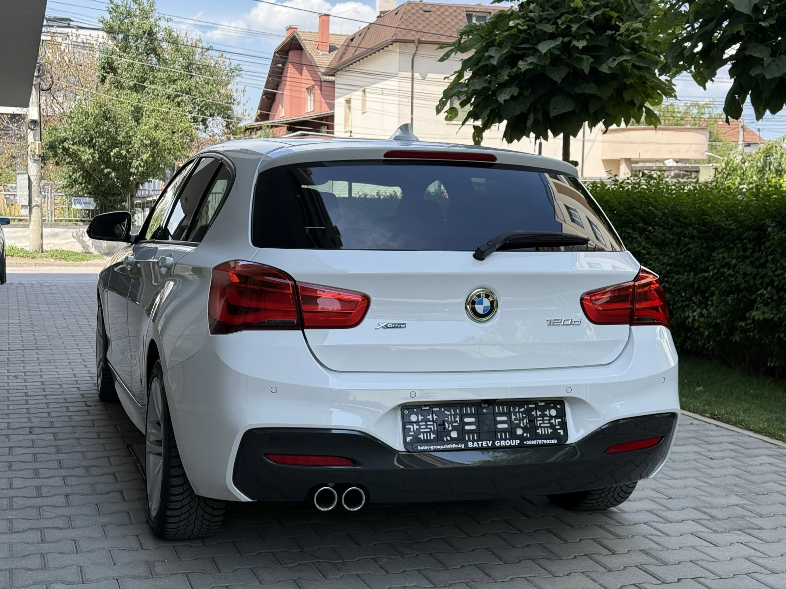 BMW 120 FACE//M-PAKET//2.0D-AVTOMAT-4X4-190k.c-ШВЕЙЦАРИЯ, снимка 7 - Автомобили и джипове - 55301041