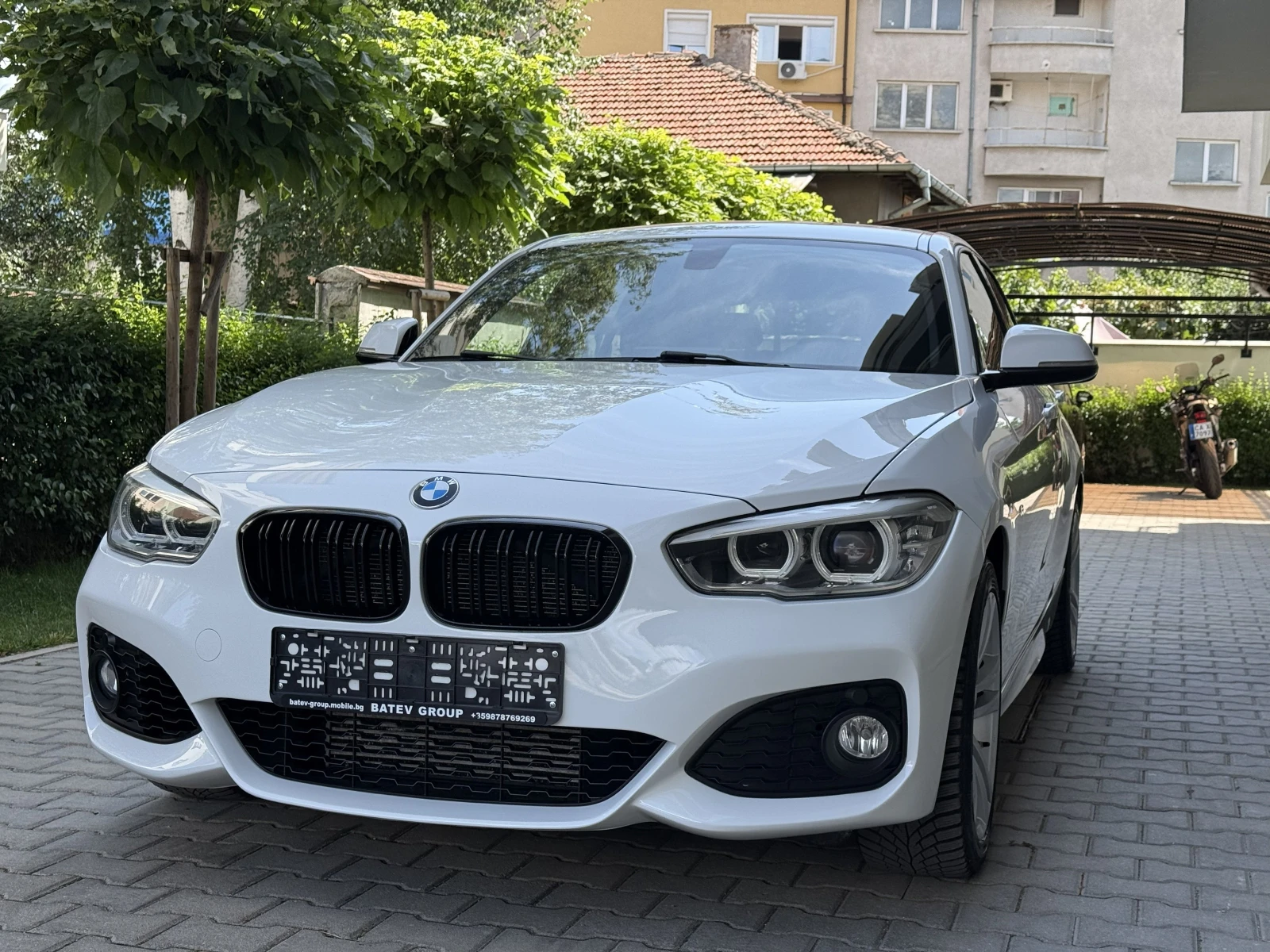 BMW 120 FACE//M-PAKET//2.0D-AVTOMAT-4X4-190k.c-ШВЕЙЦАРИЯ