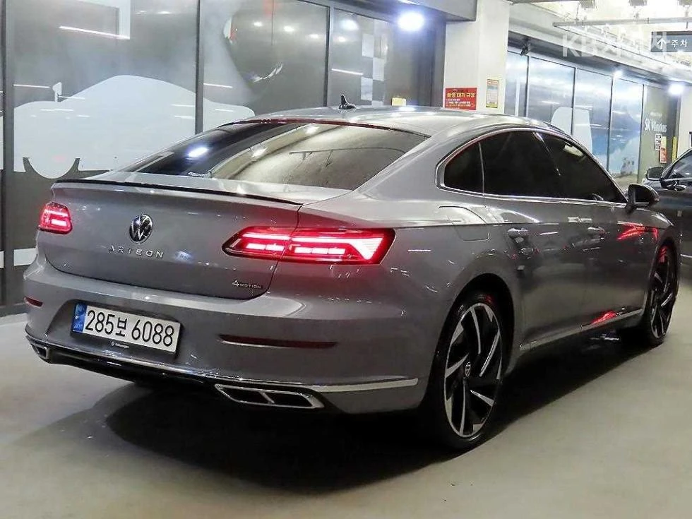 VW Arteon 2.0TDI R 4WD PRESTIGE HEAD UP 360CAM PANORAMA, снимка 2 - Автомобили и джипове - 55456177