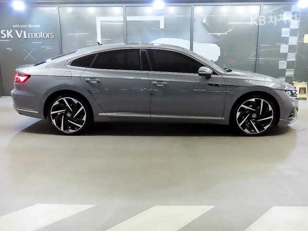 VW Arteon 2.0TDI R 4WD PRESTIGE HEAD UP 360CAM PANORAMA, снимка 5 - Автомобили и джипове - 55456177