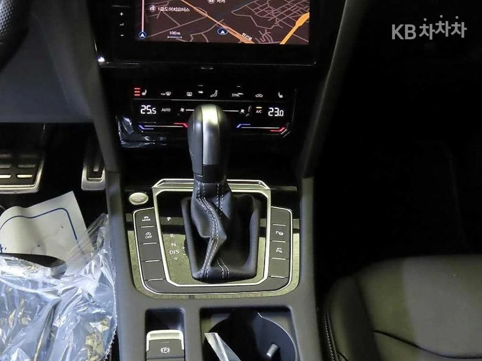 VW Arteon 2.0TDI R 4WD PRESTIGE HEAD UP 360CAM PANORAMA, снимка 11 - Автомобили и джипове - 55456177