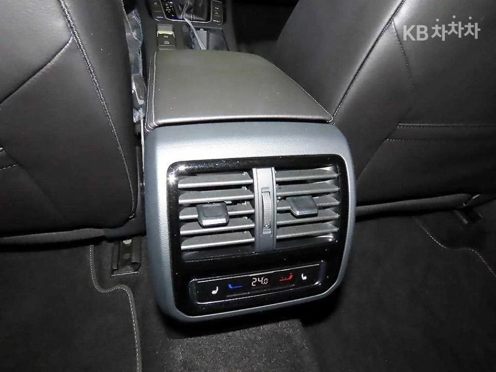 VW Arteon 2.0TDI R 4WD PRESTIGE HEAD UP 360CAM PANORAMA, снимка 14 - Автомобили и джипове - 55456177
