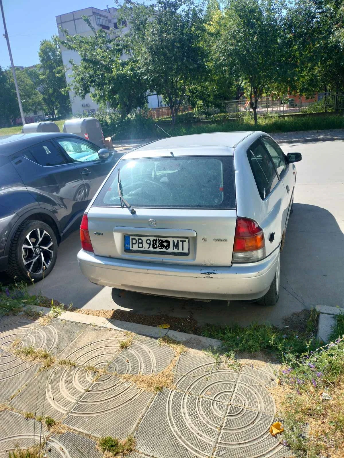 Mazda 323, снимка 8 - Автомобили и джипове - 55682809