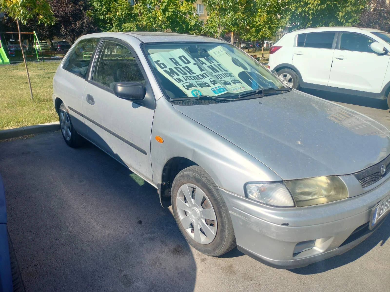 Mazda 323, снимка 3 - Автомобили и джипове - 55682809