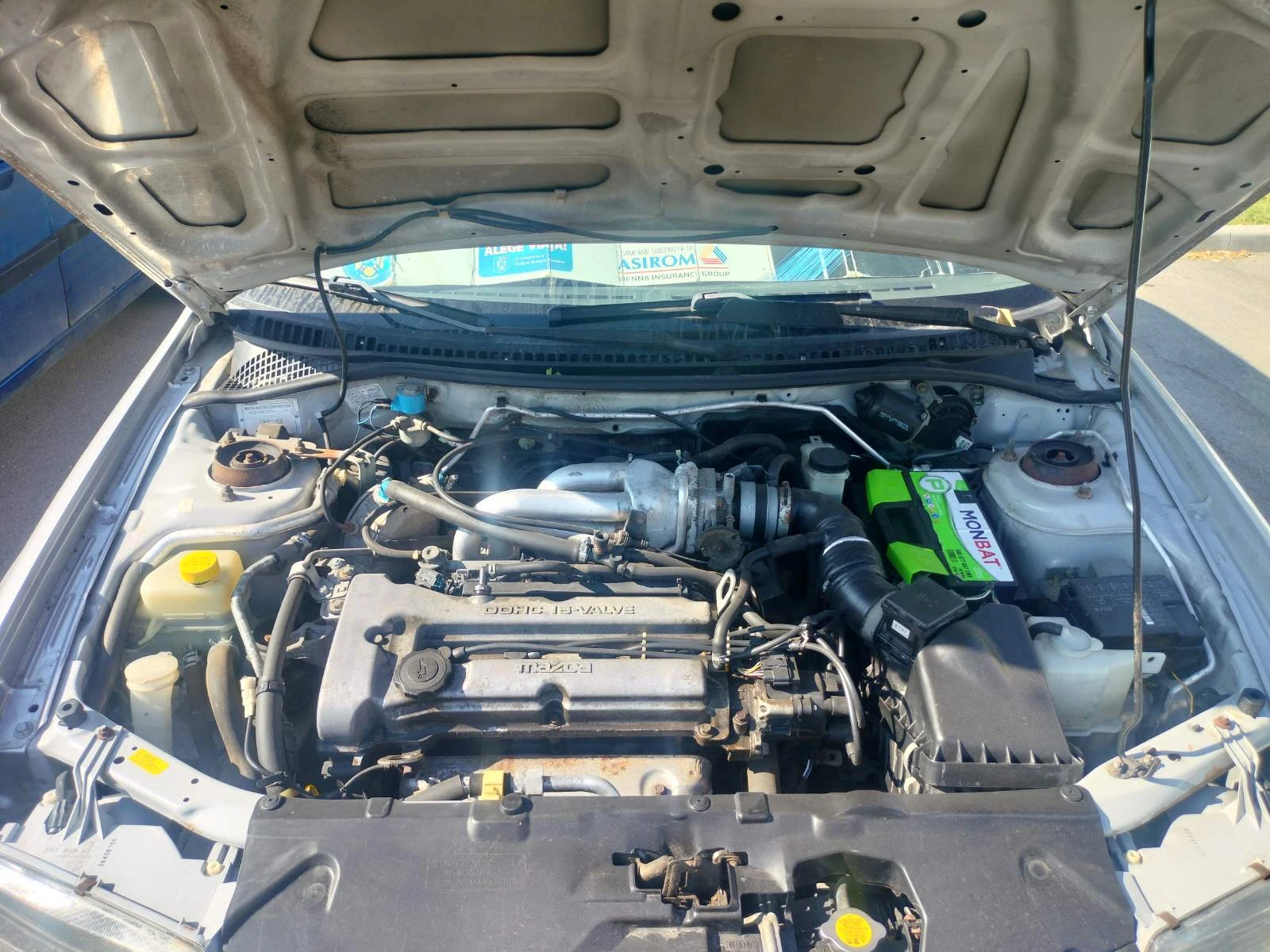 Mazda 323, снимка 4 - Автомобили и джипове - 55682809