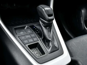 Toyota Rav4 XLE HV/ШИБЕДАХ/CARFAX/ФИНАНСИРАНЕ, снимка 12