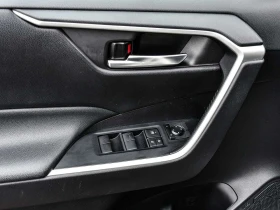 Toyota Rav4 XLE HV/ШИБЕДАХ/CARFAX/ФИНАНСИРАНЕ, снимка 9