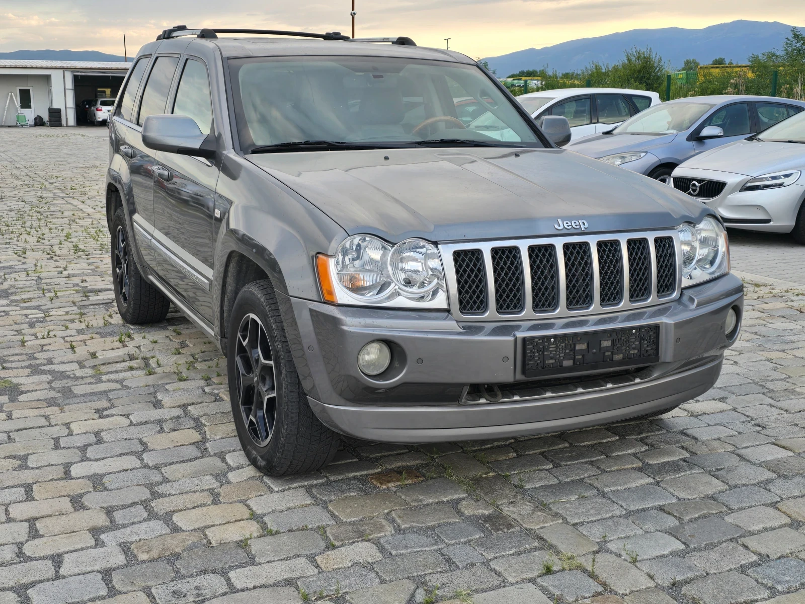 Jeep Grand cherokee 3.0D OVERLAND Реални Километри Италия - изображение 3