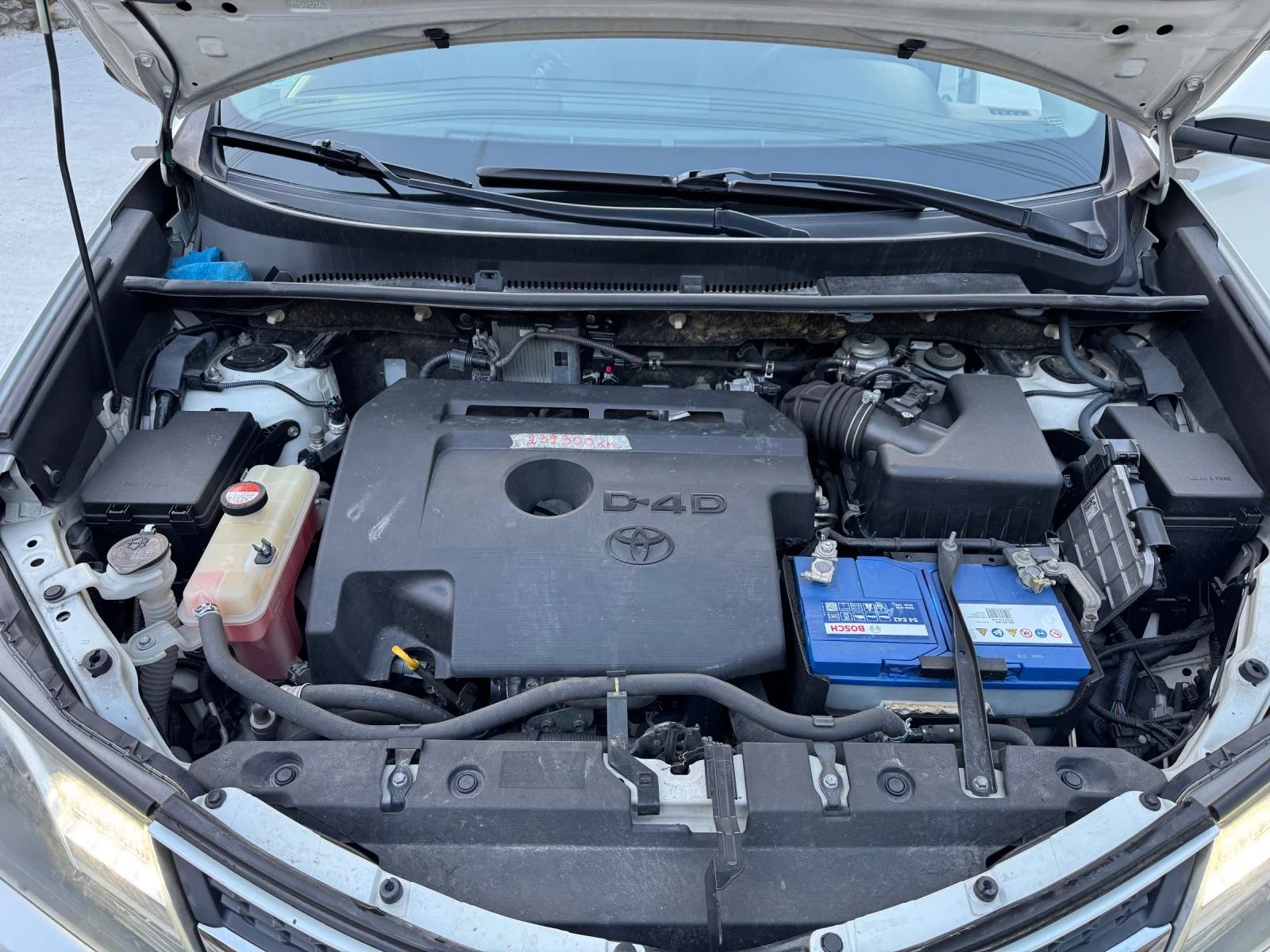 Toyota Rav4 2.0D4D WHITE EDITION, снимка 13 - Автомобили и джипове - 53757767