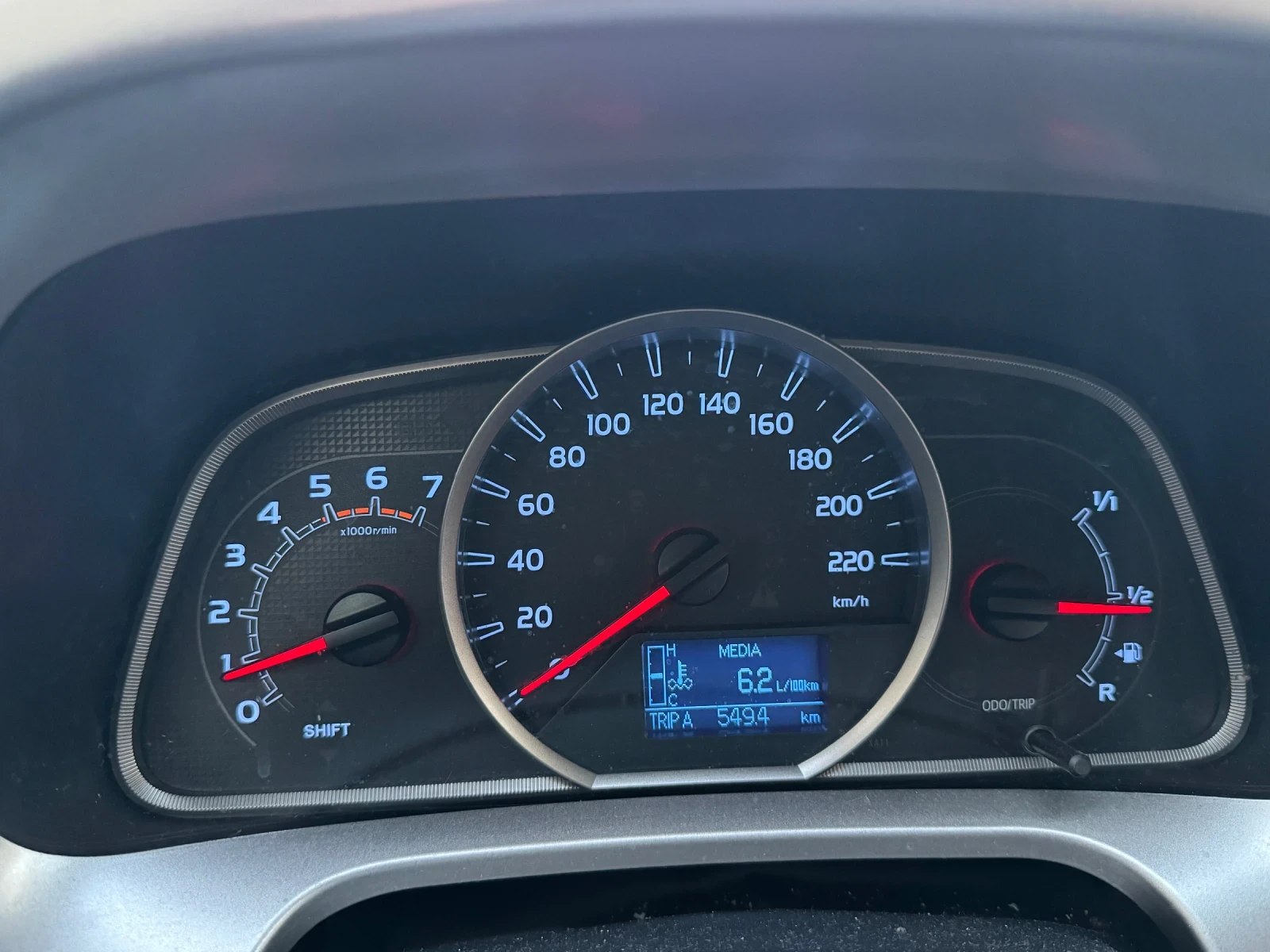 Toyota Rav4 2.0D4D WHITE EDITION, снимка 16 - Автомобили и джипове - 53757767