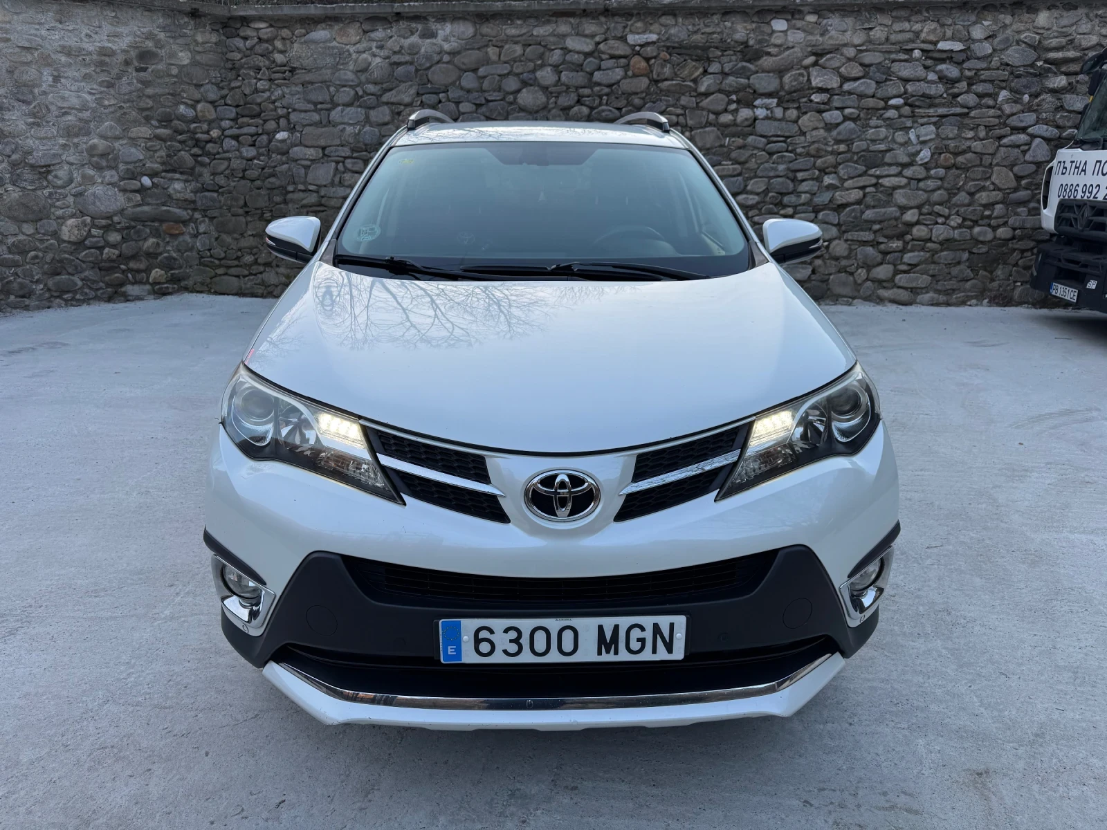 Toyota Rav4 2.0D4D WHITE EDITION, снимка 2 - Автомобили и джипове - 53757767