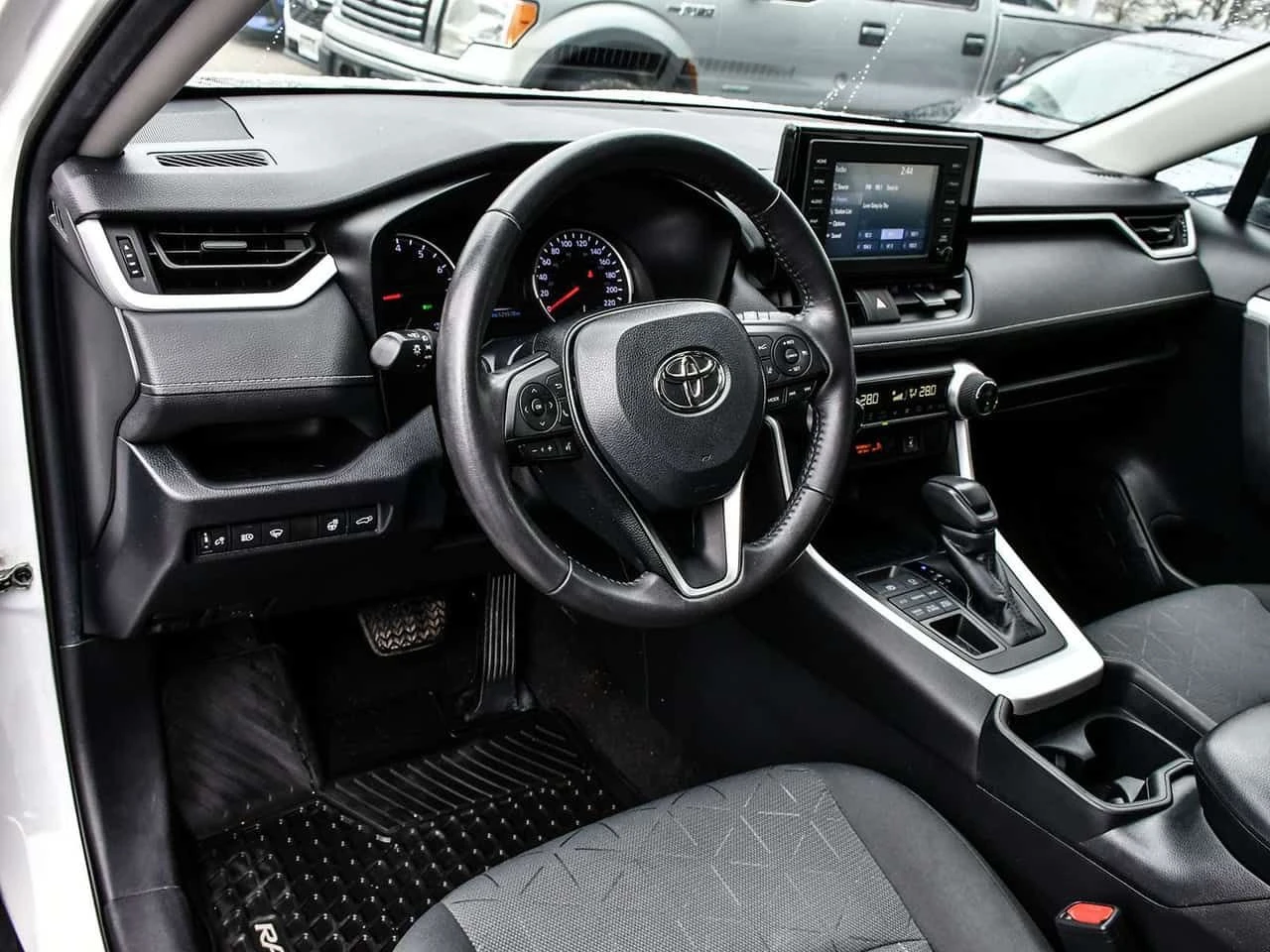 Toyota Rav4 XLE HV/ШИБЕДАХ/CARFAX/ФИНАНСИРАНЕ, снимка 8 - Автомобили и джипове - 54553623