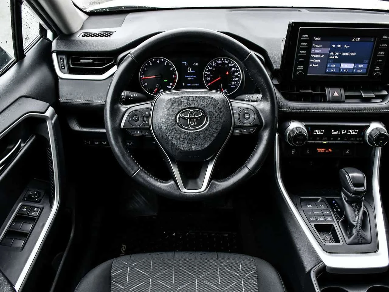 Toyota Rav4 XLE HV/ШИБЕДАХ/CARFAX/ФИНАНСИРАНЕ, снимка 16 - Автомобили и джипове - 54553623