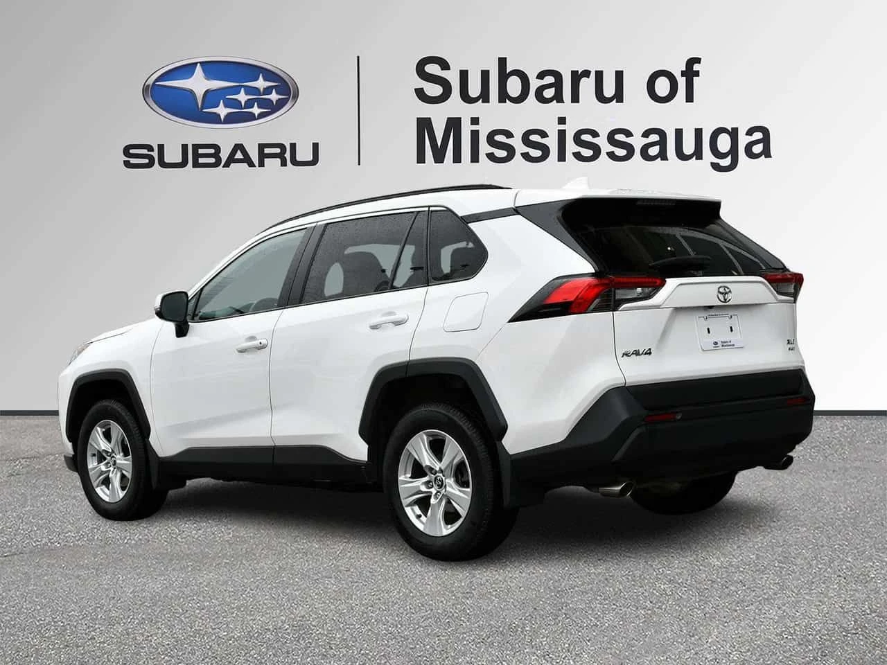 Toyota Rav4 XLE HV/ШИБЕДАХ/CARFAX/ФИНАНСИРАНЕ, снимка 4 - Автомобили и джипове - 54553623