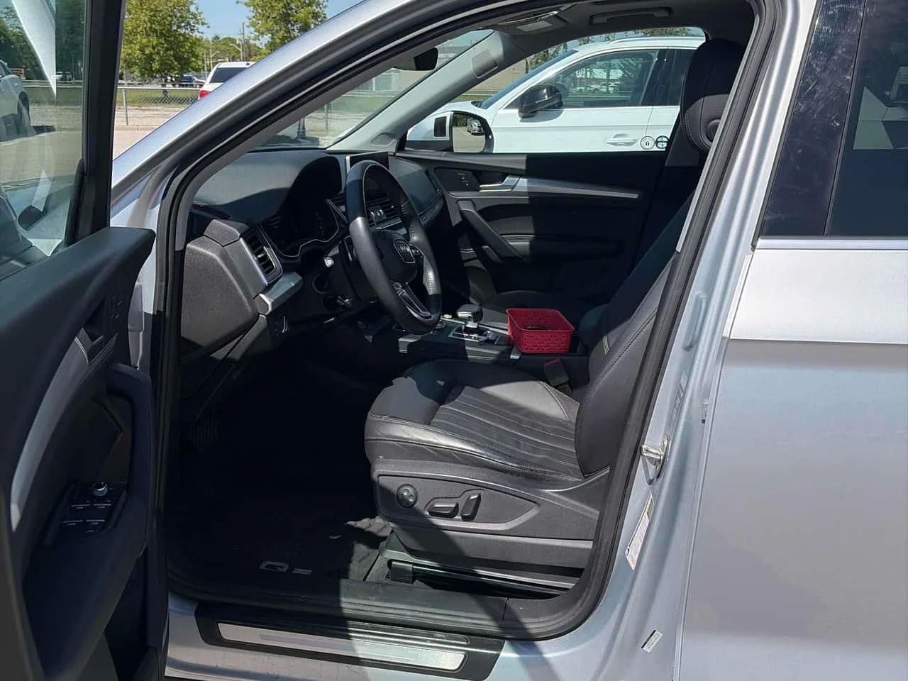 Audi Q5 * Technik * ПОДГРЕВИ * PANO * CARFAX, снимка 5 - Автомобили и джипове - 54794131