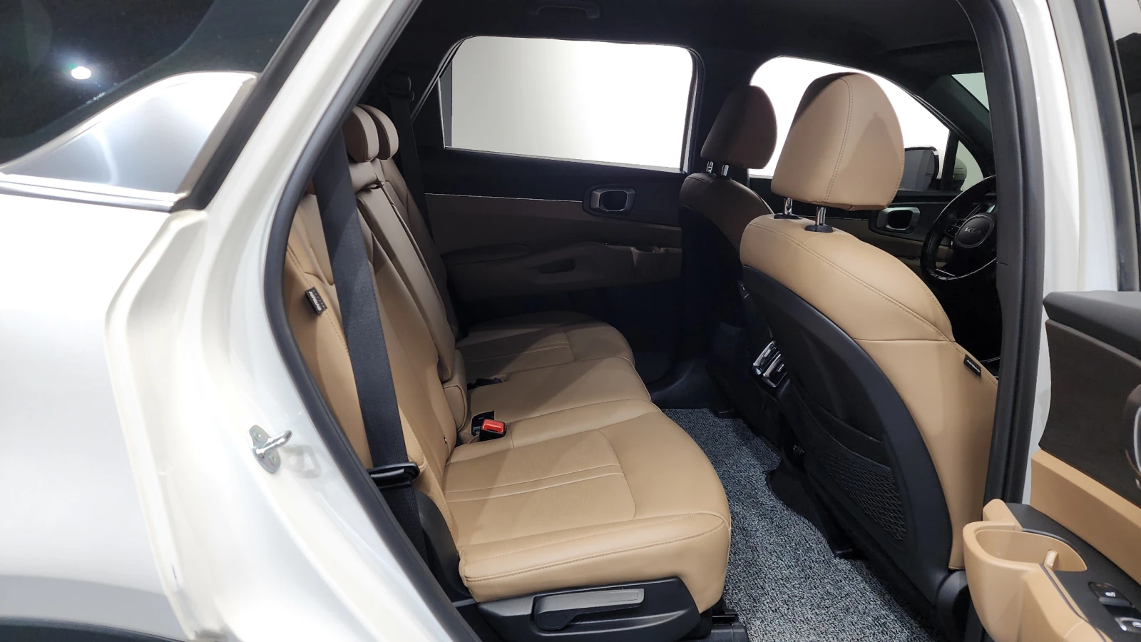 Kia Sorento HYBRID* PRESTIGE* ОДУХВ* 360* HEAD UP* ПАНО, снимка 9 - Автомобили и джипове - 54801775