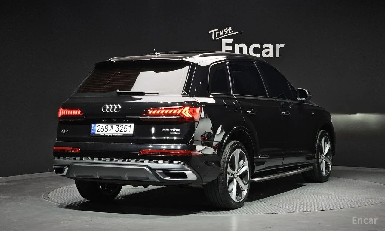 Audi Q7 55TFSI* BLACK OPTIC* HEAD UP* МАСАЖ* КРАЙНА ЦЕНА, снимка 4 - Автомобили и джипове - 55380495