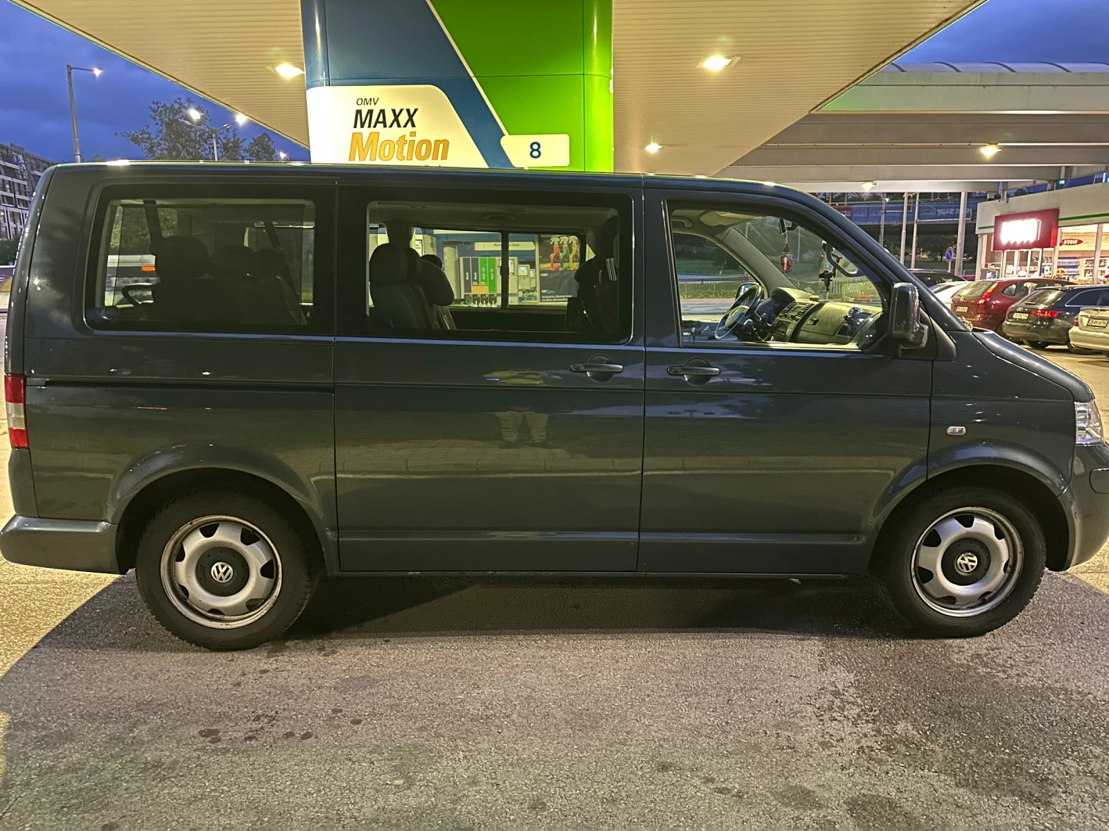 VW Caravelle, снимка 3 - Бусове и автобуси - 54651865