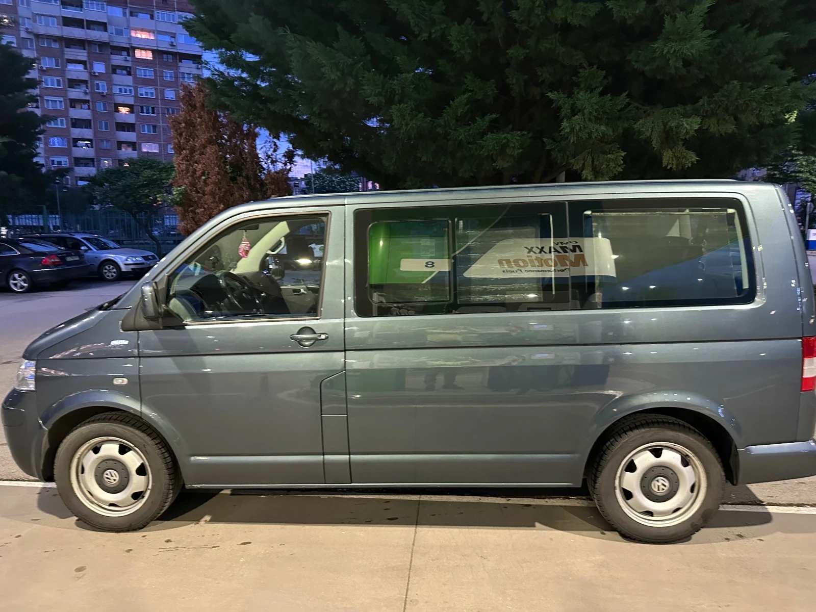 VW Caravelle, снимка 4 - Бусове и автобуси - 54651865