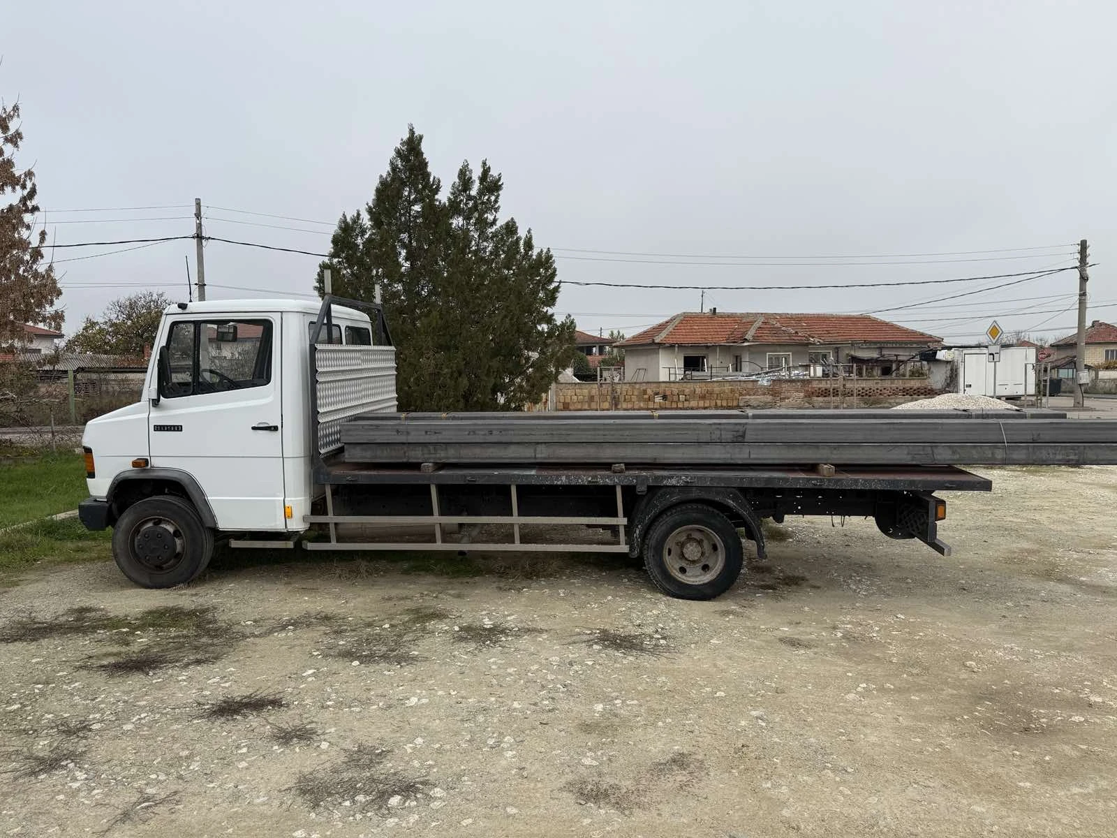 Mercedes-Benz 809