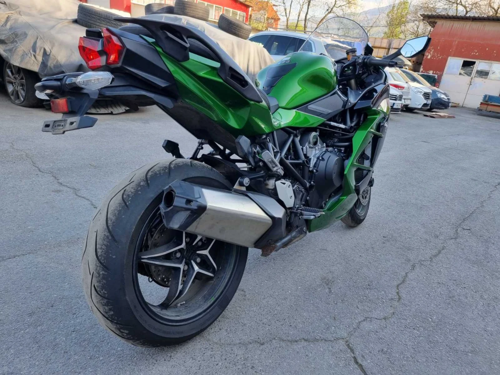Kawasaki Ninja H2 SX - изображение 3