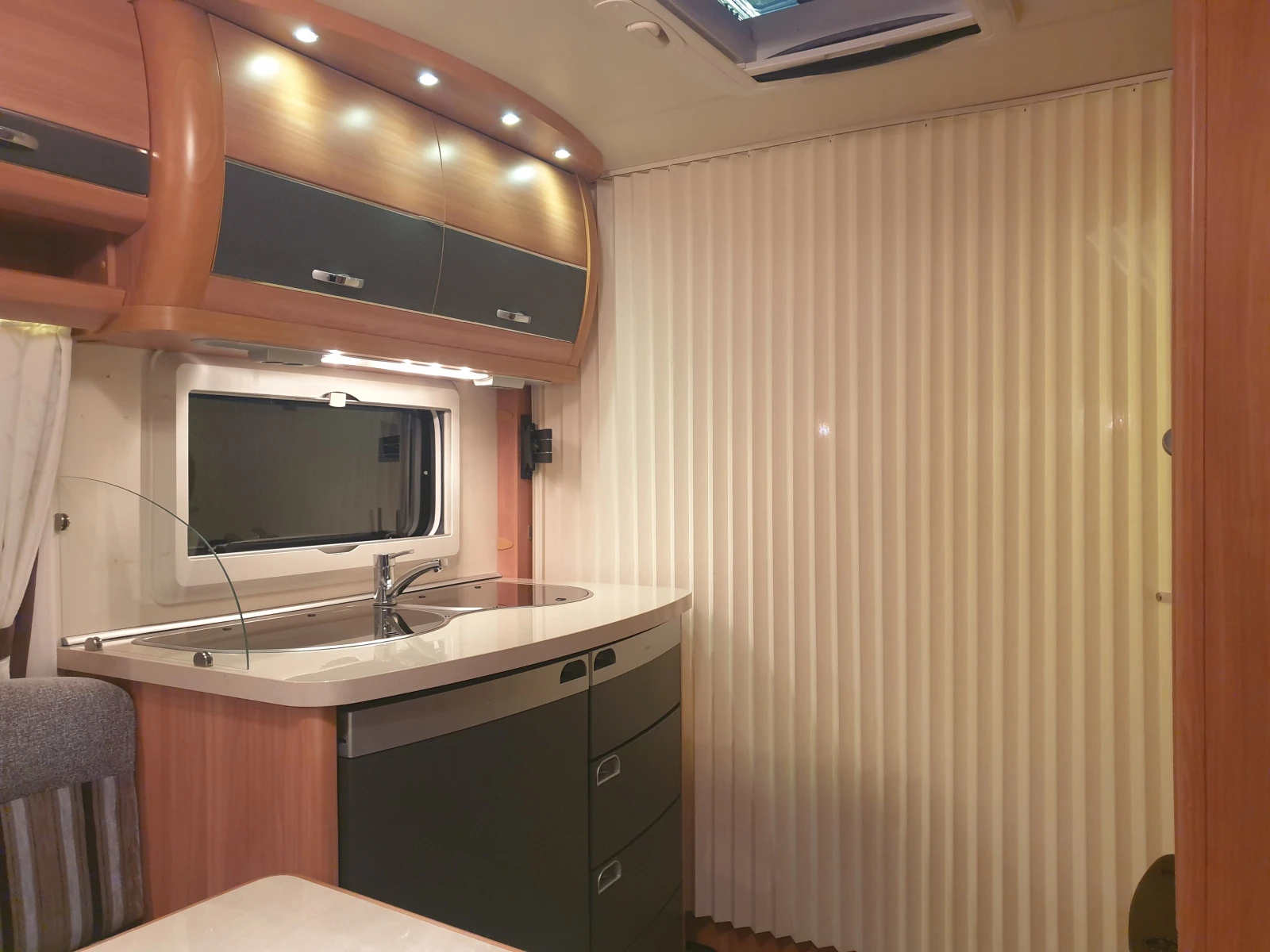 �������� Hobby 460 UFE | Mobile.bg � ����������� 7