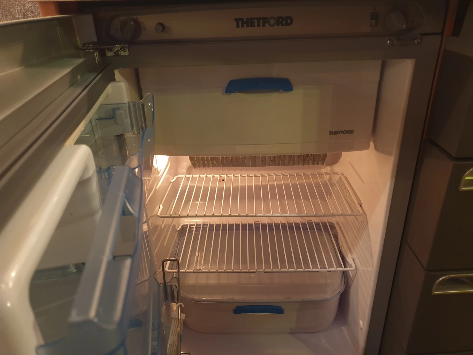 �������� Hobby 460 UFE | Mobile.bg � ����������� 12