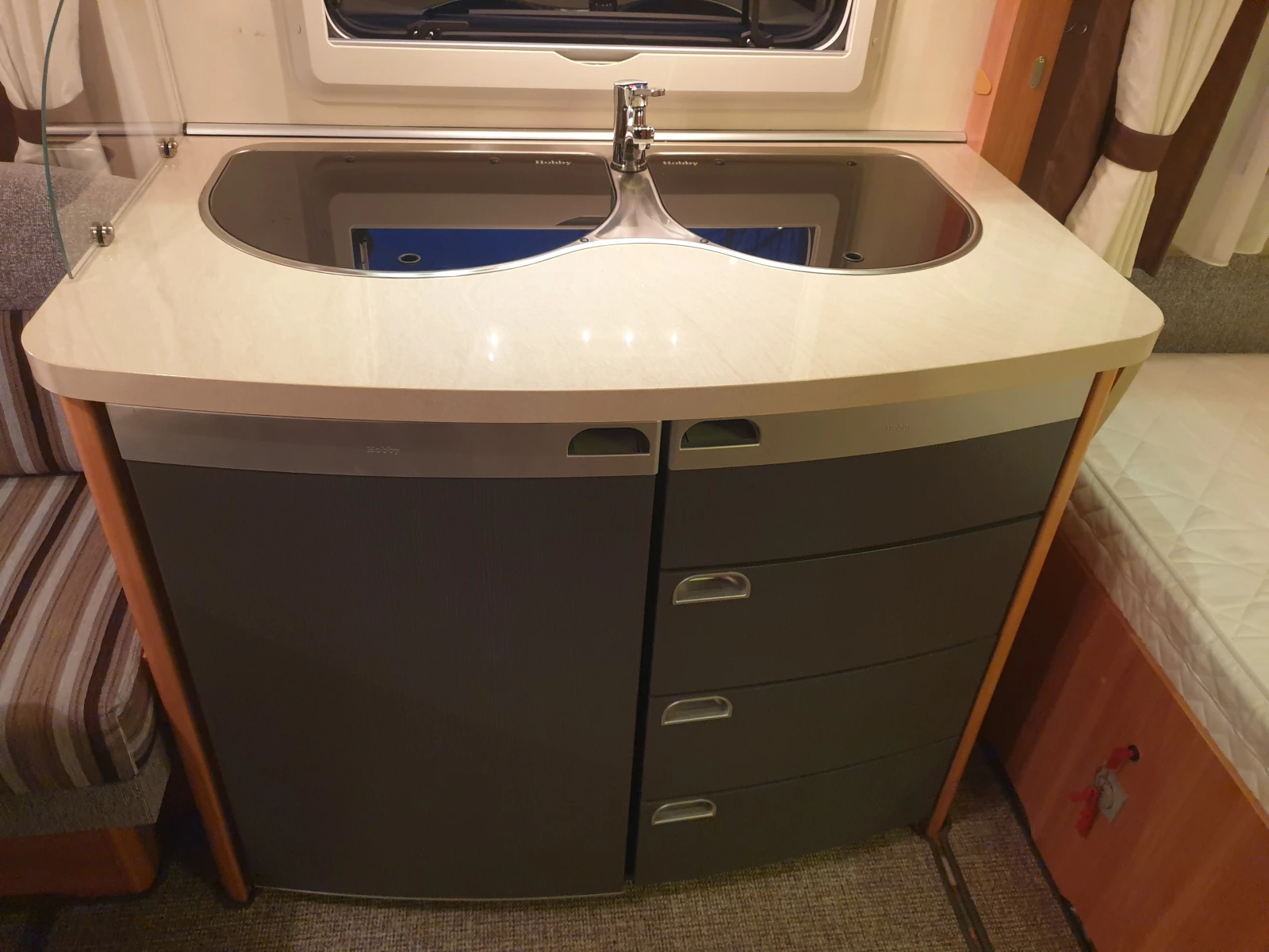 �������� Hobby 460 UFE | Mobile.bg � ����������� 9