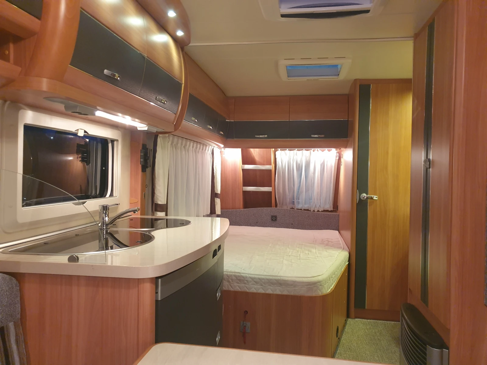 �������� Hobby 460 UFE | Mobile.bg � ����������� 6