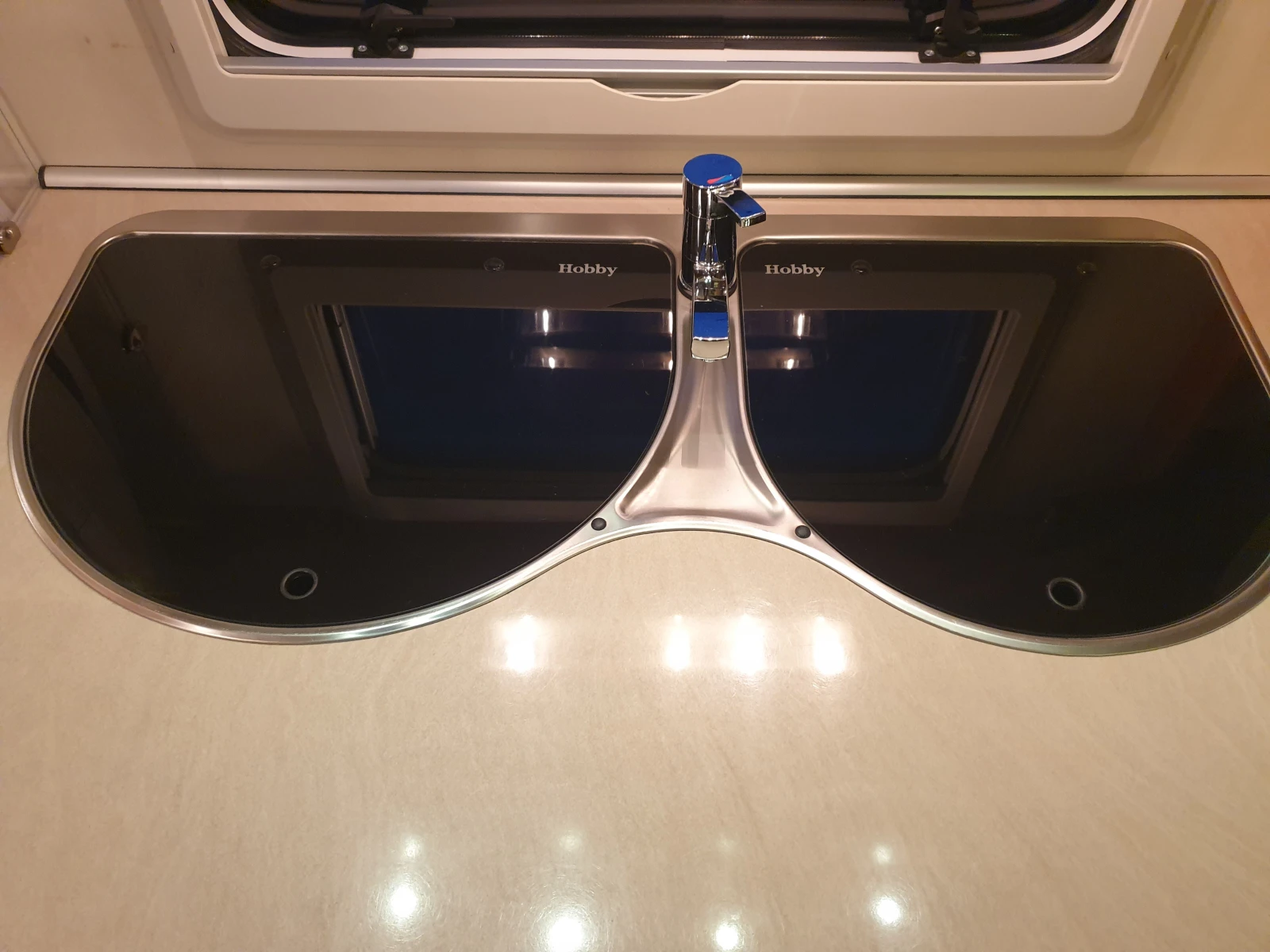 �������� Hobby 460 UFE | Mobile.bg � ����������� 10