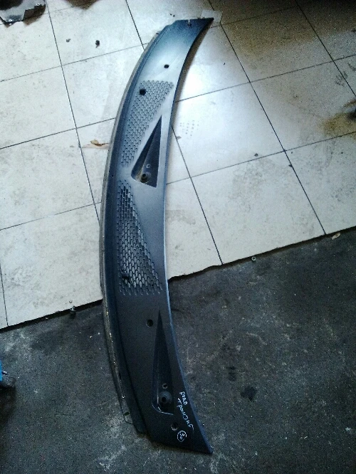 Кора под предни чистачки Форд Транзид