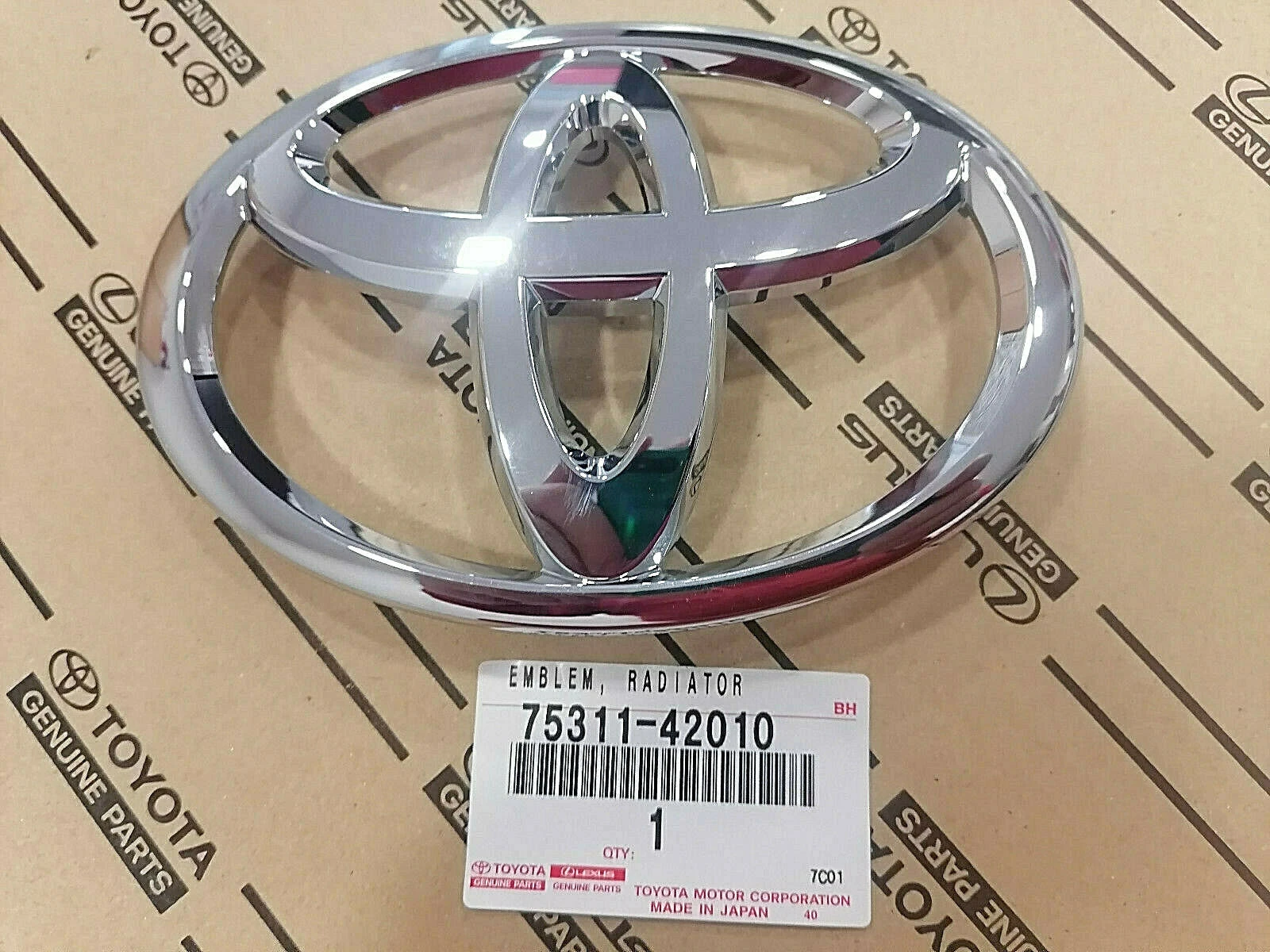 ЕМБЛЕМА TOYOTA RAV IV 2006-2012 предна 151mm/103mm  7531142010 | Mobile.bg — изображение 1