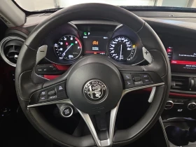 Alfa Romeo Giulia TI SPORT * 2.0T * RED INTERIOR * CARFAX * , снимка 6