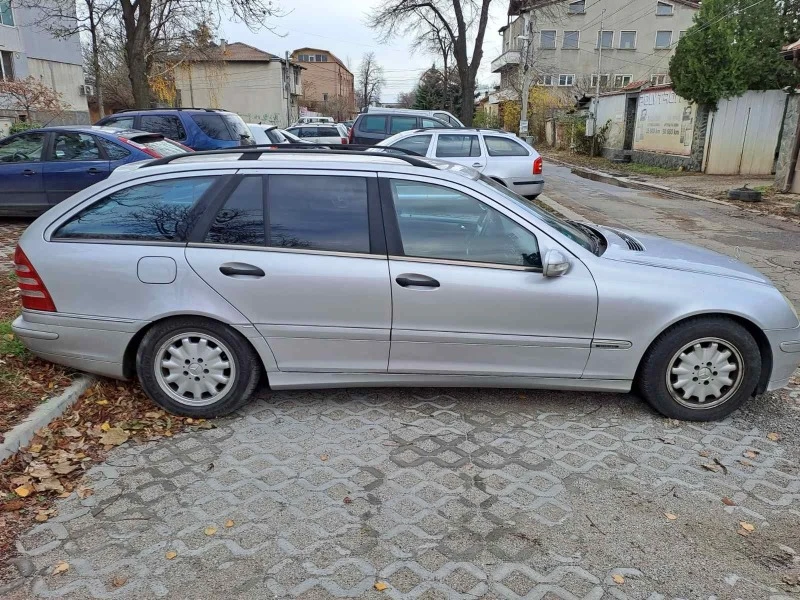 Mercedes-Benz C 220 2.2 CDI AUTOMATIC, снимка 3 - Автомобили и джипове - 43906119