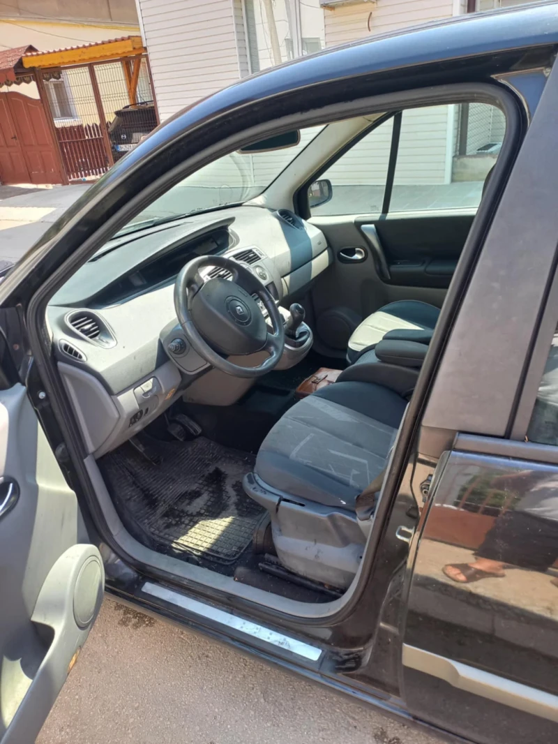 Renault Scenic 1.6 i, снимка 7 - Автомобили и джипове - 50823353