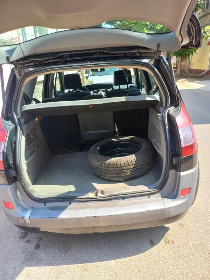 Renault Scenic 1.6 i, снимка 9 - Автомобили и джипове - 50823353