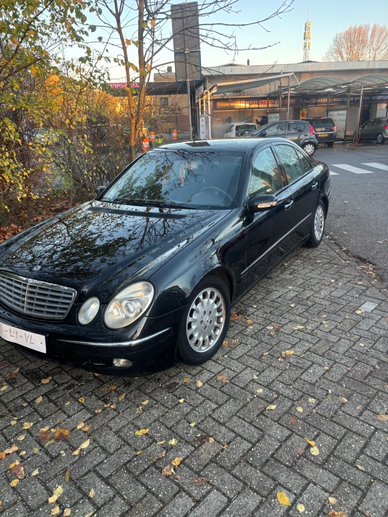 Mercedes-Benz E 200, снимка 2 - Автомобили и джипове - 52724386