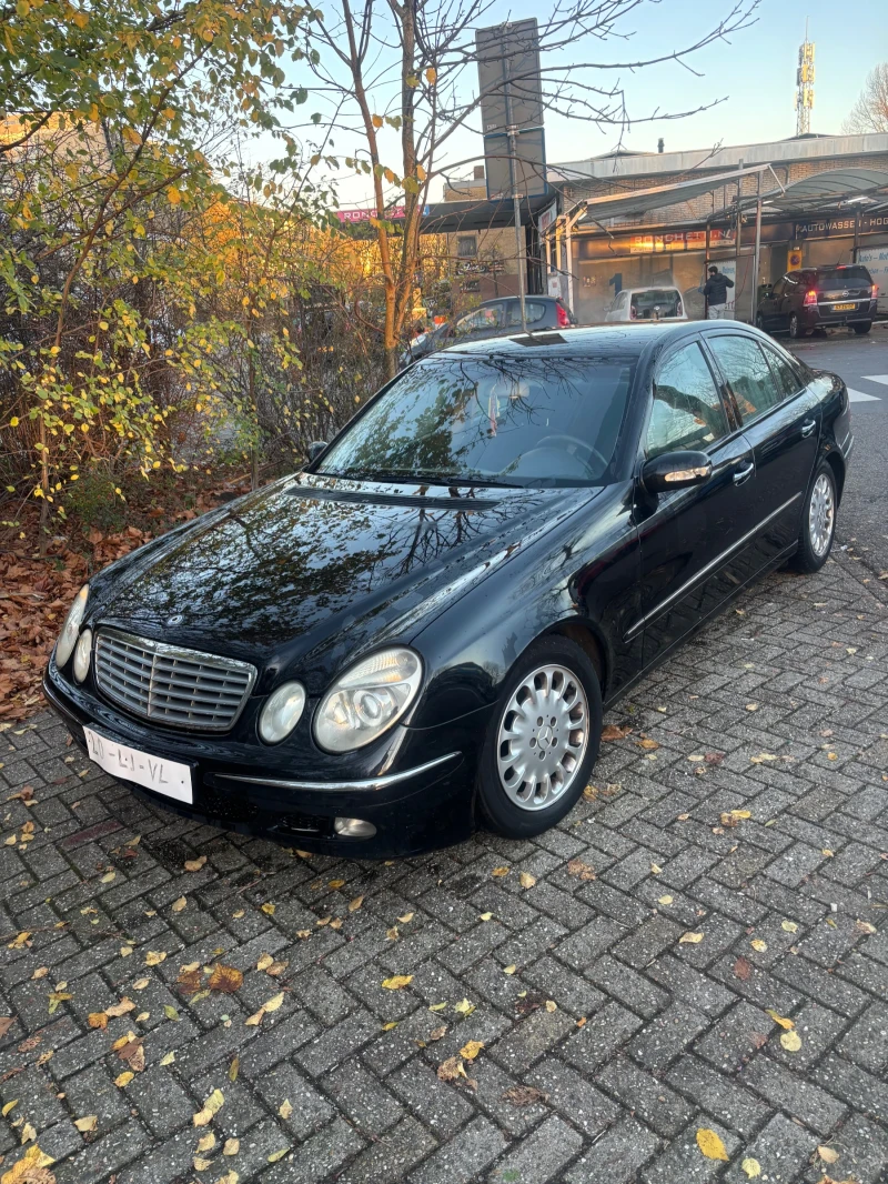 Mercedes-Benz E 200, снимка 4 - Автомобили и джипове - 52724386