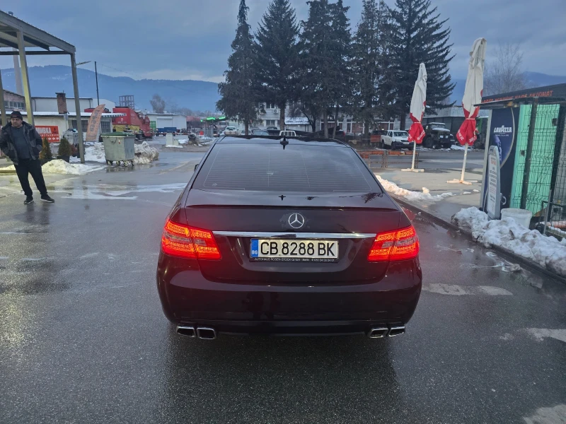 Mercedes-Benz E 220 6.3 AMG pack, снимка 5 - Автомобили и джипове - 53368147